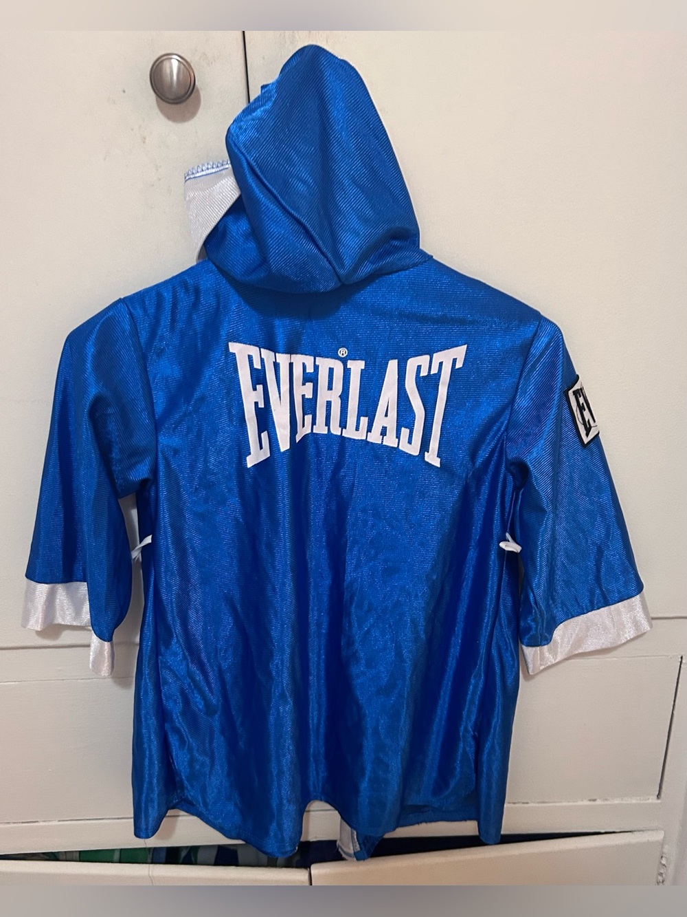 Everlast boxing robe size KIDS large/XL